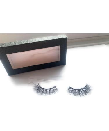 Wispy false eyelashes - Buy Online on GoSupps.com