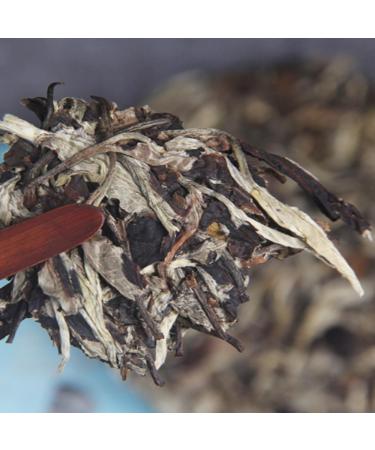 HQZM One Bud And One Leaf Puer Raw Tea Moonlight Beauty Silver Bud White Tea 357g - Buy Online on GoSupps.com