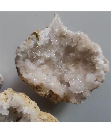 Natural Crystal Rough 1pcs Agate Irregular Geode Agate Crystals Complete Hollow Stone Specimen White Crystal Cavity Fun Cutting Stone Crafts (Color : 2-4cm) - Buy Online on GoSupps.com