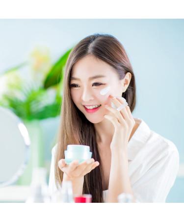JOELELI 12 Pcs Powder Puff Soft Triangle Powder Puff for Face Wedge Shape Makeup Powder Puff with Strap Cosmetic Sponge for Contouring Under Eyes Corners(Black & White) - Buy Online on GoSupps.com