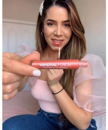 Mineral Fusion Lip Gloss - Clarity | Natural Radiance, 0.135 oz - Buy Now! - Buy Online on GoSupps.com