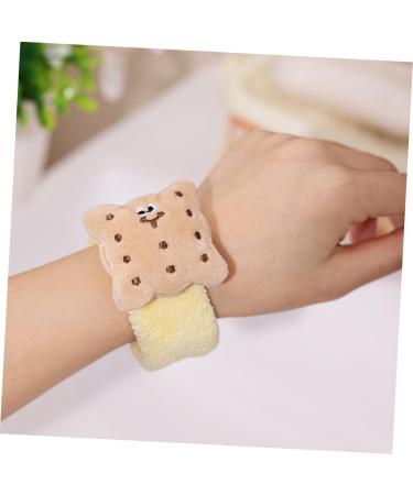 Hoement Face Washing Bracelet Pat Circle Wrist Bands Wrist Tape Arm Bands for Washing Face Wrist Wash Band Face Wash Wristbands Wrist Washband Facial Washing Wristband Coral Fleece - Buy Online on GoSupps.com