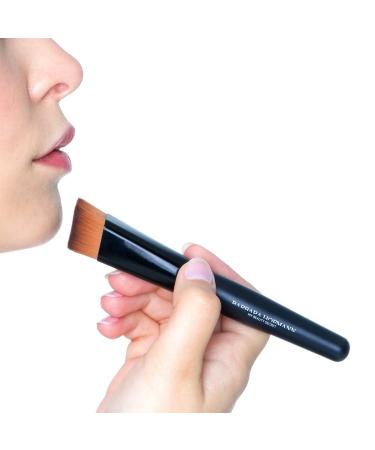 Barbara Hofmann Edge Foundation Brush No. 133 | Professional Makeup Tool for Flawless Application - Buy Now! - Buy Online on GoSupps.com