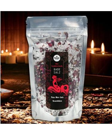 Bathing salt with rose flowers