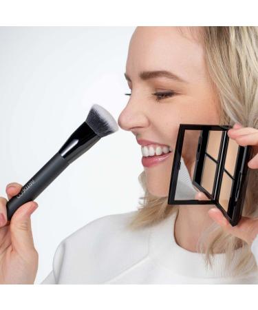 ARTDECO Medium Oval Brush - Premium Make-up Brush for Blending & Contouring | 1 Piece - International Shipping Available - Buy Online on GoSupps.com