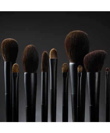 Surratt Classic Shadow Brush Large | Premium Makeup Tool for Flawless Eye Looks | International Shipping Available - Buy Online on GoSupps.com