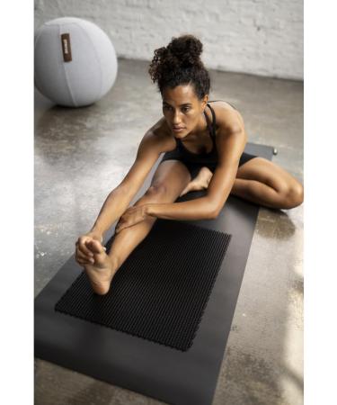Buy STRYVE Recovery Mat - All Black One Size | International Shipping Available - Buy Online on GoSupps.com