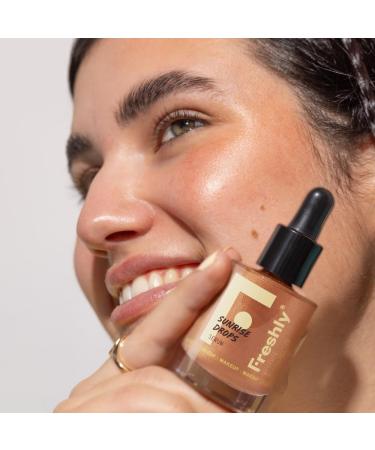  Freshly Freshly Cosmetics Sunrise Radiance Bronzing Vitamin C Golden Liquid Serum 28ml - Buy Online on GoSupps.com