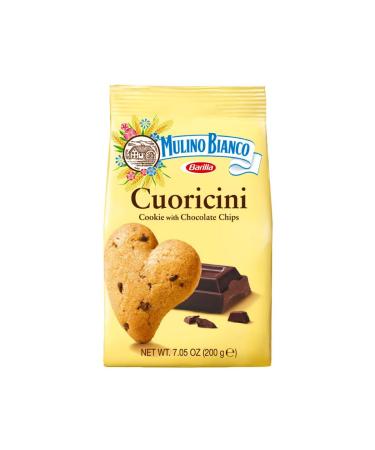 Mulino Bianco Cuoricini Biscuits with Chocolate Chips 200 g Golden Brown