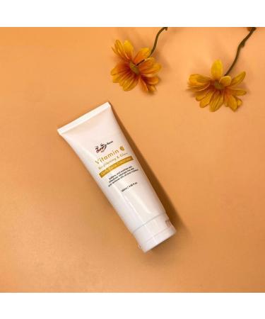 Change In Faces Vitamin C Face Wash - Brightening & Hydrating Daily Cleanser - Buy Online on GoSupps.com