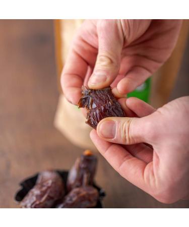 Bio Medjool Datteln aus Pal stina - Jumbo 1 kg | S ssundClever | Kompostierbare Verpackung - Besonders Saftig & Groß - Buy Online on GoSupps.com