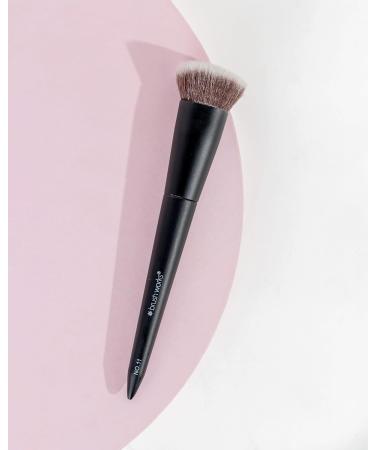 Brushworks No. 11 Flat Top Contour Brush - Buy Online on GoSupps.com
