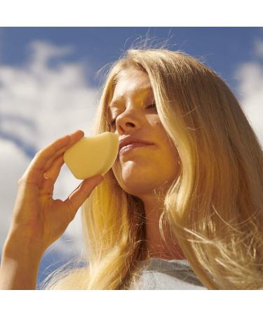  Garnier Garnier Gentle Oat Milk Solid Shampoo with soothing oat milk for sensitive hair. Biodegradable vegan formula. A true treasure. - Buy Online on GoSupps.com