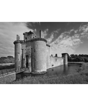 Lais Puzzle Caerlaverock Castle Dumfries and Galloway Scotland in black and white 1000 pieces - Buy Online on GoSupps.com