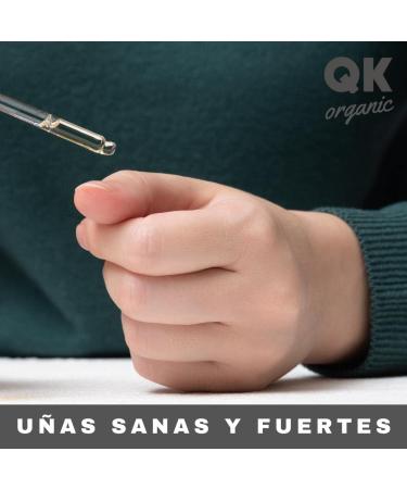 Organic Castor Oil 250ml - 100% Pure Cold Pressed for Hair Skin Eyelashes Eyebrows Beard & Nails | International Shipping Available - Buy Online on GoSupps.com