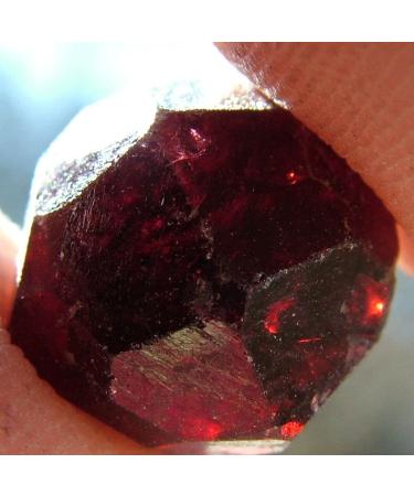 Natural Crystal Rough 1Pc Natural Red Garnet Quartz Crystal Gemstone Stone Garden Yard Home Degaussing Rough Decor New Crafts