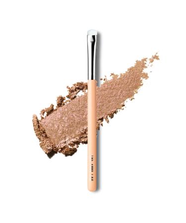 THE TOOL LAB 205 Eye Smudge Brush Makeup Brush-Angled Precision Flat Define Eyeliner Blending Definer for a Stunning Eye Makeup Professional-Premium Quality Natural Hair Bristles Cosmetic