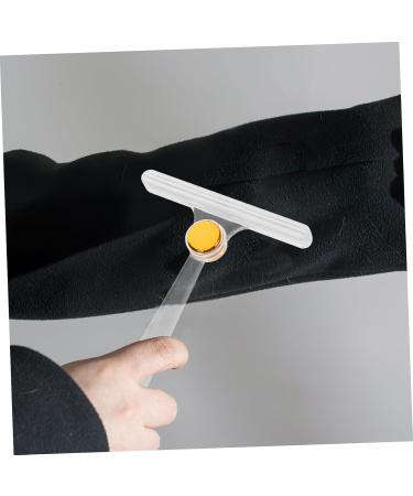 Buy Scraper Lint Remover Tool - Effective Sweater Fuzz Shaving & Pet Hair Remover | International Shipping Available - Buy Online on GoSupps.com