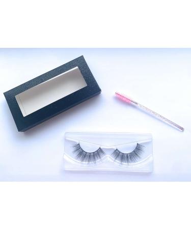 Wispy false eyelashes