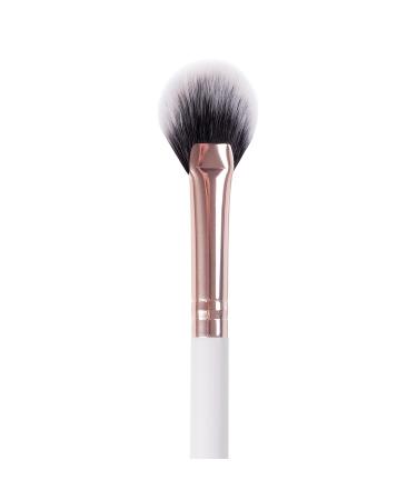 Inlot Playinn Makeup Brush 204 - Small Synthetic Flat Brush for Highlighter Under Eye Powder & Loose Eyeshadow Removal - International Shipping Available - Buy Online on GoSupps.com