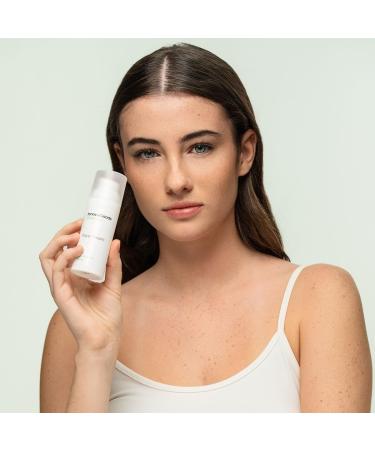 InnovaGoods Moisturizer for the face 50 ml with CBD shea butter Murumuru butter and macadamia nut oil facial moisturizer reduces redness and irritation for sensitive skin CBD series Cuidado Facial moisturizer - Buy Online on GoSupps.com