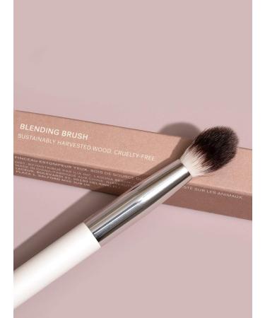 ILIA Blending Brush: Non-Toxic, Vegan, Cruelty-Free Clean Makeup - Buy Online on GoSupps.com