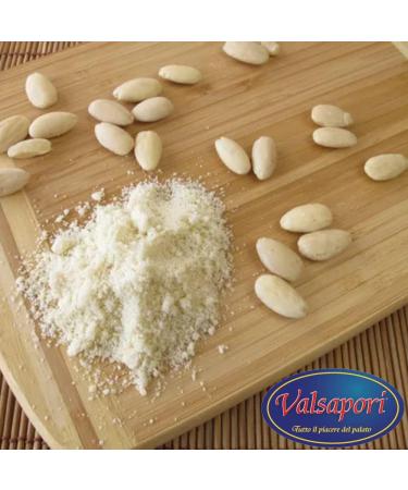  HOME LINE Valsapori - RAW ALMONDS Peeled and peeled - 1kg envelope - Origin: Sicily | Raw Italian almond unroasted - Whole peeled almond Dried fruit snack Rich in fiber and vitamins - Buy Online on GoSupps.com