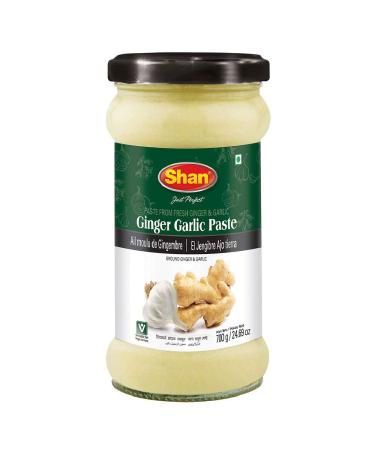 Shan Ginger Garlic Paste 24.69 oz (700g) - Traditional Taste Enhancing Cooking Paste from Fresh Ground Ginger and Garlic - Suitable for Vegetarians - Airtight Glass Jar Ginger Garlic Paste (700g) 1.54 Pound (Pack of 1)