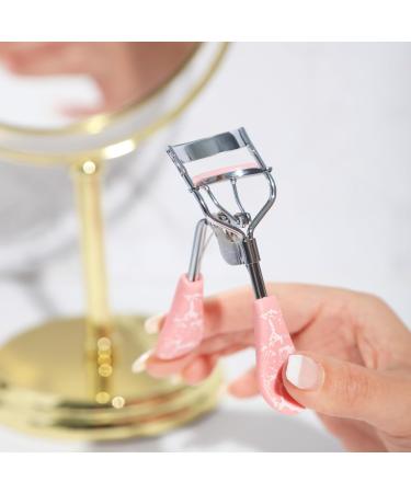 Paris Hilton Eyelash Curler - Professional Lash Curler for Defined Long-Lasting Curls - Ideal for All Lash Types - 1 pc - Buy Online on GoSupps.com