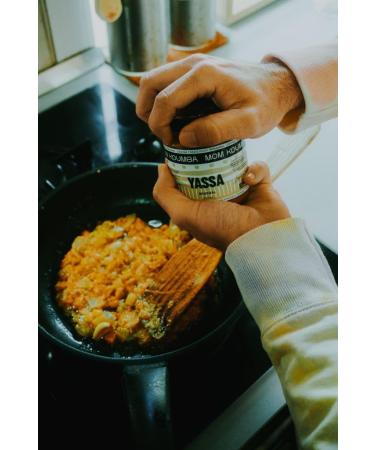  FLAVOR PLUS 4 x MOM KOUMBA Traditional African Cooking Sauces Maffe Yassa Sakay and Doro Wat. Natural ingredients. Gluten and lactose free. No additives or preservatives. 230 ml jars. Pack - Buy Online on GoSupps.com