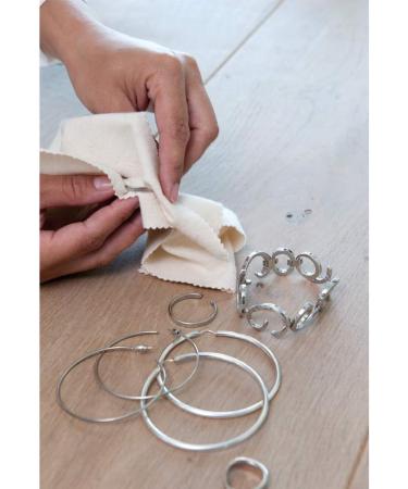 HG Silver Cleaning Cloth - Impregnated Silver Cleaner for Silver & Silver-Plated Objects | Gloss Effect | 30x30 cm - International Shipping Available - Buy Online on GoSupps.com