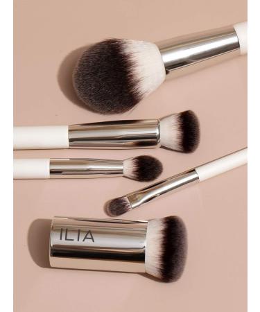 ILIA Blending Brush: Non-Toxic, Vegan, Cruelty-Free Clean Makeup - Buy Online on GoSupps.com