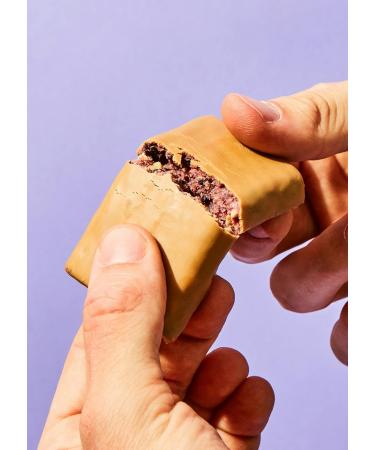 Koro Bio Cashwriegel Sauer Kirsche 12 x 50g | Organic Vegan Gluten-Free Cashew Sour Cherry Snack for Small Hunger - Buy Online on GoSupps.com