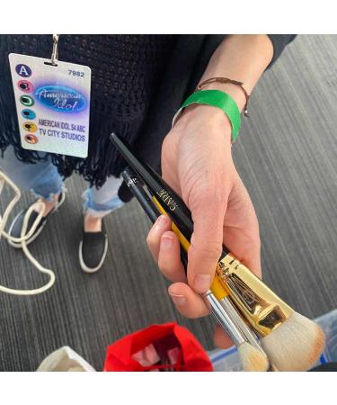 Buy C94 Duo-Fiber Makeup Brush - Natural Goat Hair & Synthetic for Pro Makeup Artists - International Shipping - Buy Online on GoSupps.com