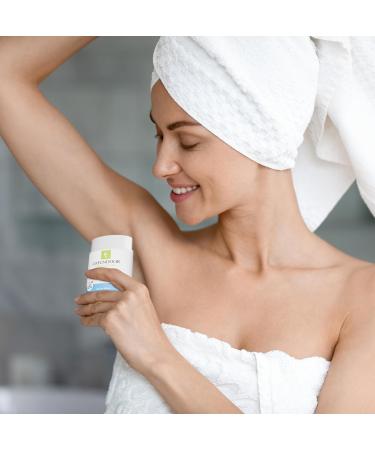  GREENDOOR GREENDOOR Classic Deodorant Stick 52 g Aluminium Free Long Powerful Protection Discreet Scent Hygienic Rotating Sleeve Unisex Deodorant - Buy Online on GoSupps.com