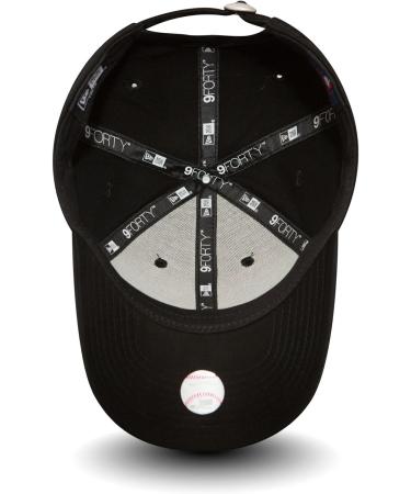 New Era 9Forty Adjustable Kids Cap - White/Black New York Yankees for Ages 6-12 | Shop Internationally - Buy Online on GoSupps.com