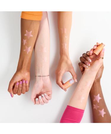 Essence Cosmetics Baby Got Holo Glow Highlighter Stick Illuminateur R sultat Instantan Luminescent Chatoyant Holographique 5 g - Buy Online on GoSupps.com