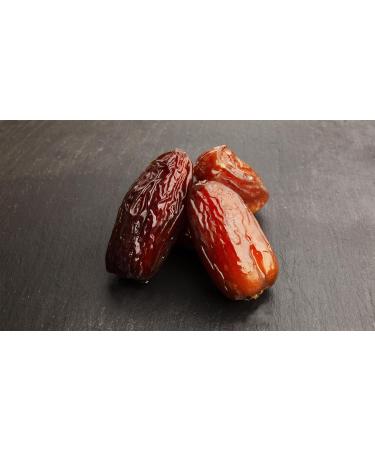 Medjoul dates from Saudi Arabia Nejd Region Resealable Bag 300g - Buy Online on GoSupps.com