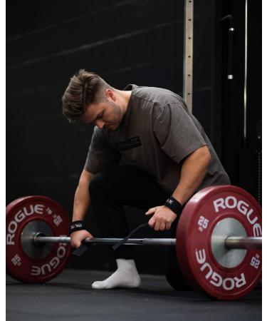 Professional Padded Lifting Straps - 60 cm for Strength Training & Bodybuilding | Unisex Fitness Aid - Athletics Aesthetics - Buy Online on GoSupps.com