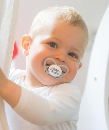 Nip Schnuller My Butterfly Green Special Edition | Eco-Friendly Silicone Pacifier for 16-32 Months | Grandma & Grandpa Pups Design - Buy Online on GoSupps.com