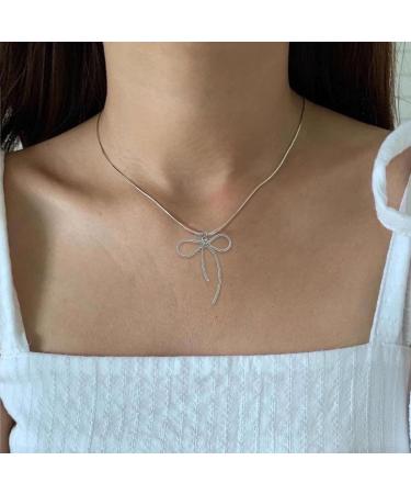 Oralgos Elegant Fashion Necklace - Stylish Snake Bone Choker with Loop Trailer for a Cool Collarbone Look - International Shipping - Buy Online on GoSupps.com