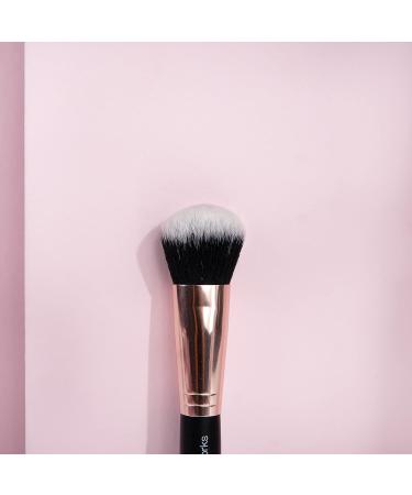 Multitasking Brush Black/Gold - Versatile One Size Brush for Effortless Beauty | International Shipping Available - Buy Online on GoSupps.com