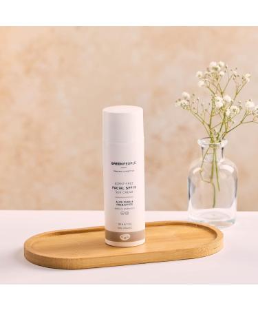 Green People Scent Free Facial SPF15 Sun Cream 50ml | Natural & Organic Sensitive SPF Moisturiser for Combination Spot-Prone or Sensitive Skin | Paraben Free & Unscented | Cruelty Free & Vegan - Buy Online on GoSupps.com