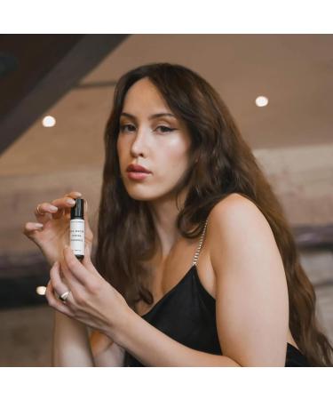 ENVIRONMENT Inspired by Westin Hotel White Tea Roll-on Oil Perfume (White Tea | Cedar | Aloe Vera) Black White Tea Aloe Vera Cedar Sandalwood Musk - Buy Online on GoSupps.com