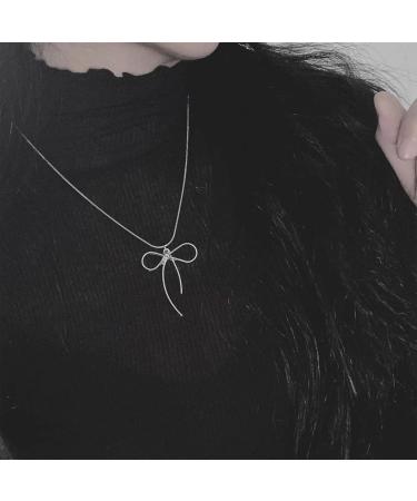 Oralgos Elegant Fashion Necklace - Stylish Snake Bone Choker with Loop Trailer for a Cool Collarbone Look - International Shipping - Buy Online on GoSupps.com