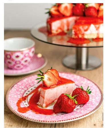 Buy Organic Sheet Gelatin - Clear Extra Gold Quality | EU Agriculture | Gluten-Free | 12 Sheets 20g | Perfect for Cold & Warm Dishes - Buy Online on GoSupps.com