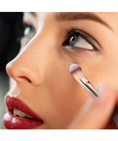 KISS NEW YORK Dual Ended Concealer & Blending Brush | Professional Flat Brush for Flawless Coverage on Eyes Nose & Lips | Perfect for Imperfections | Shop Internationally - Buy Online on GoSupps.com