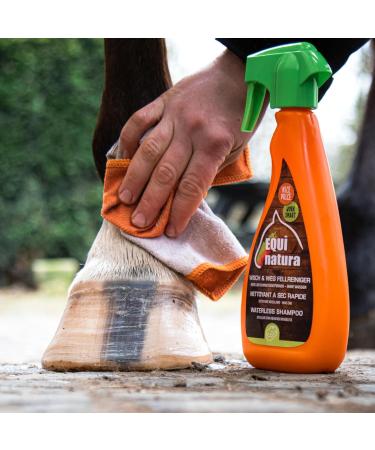 Equinatura Wisch & Weg Fellreiniger 500ml | Ultimate Horse Fur Cleaner | Waterless Micelle Dirt Remover | Gentle & Effective Care - Buy Online on GoSupps.com