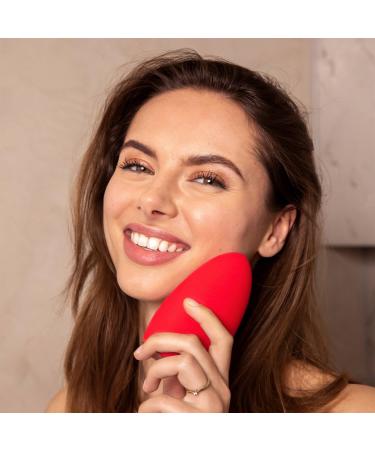 SIlk'n Bright High-Frequency Skin Cleansing Device - Removes Dirt & Makeup Residues - 5X More Effective Than Manual Cleaning - Buy Online on GoSupps.com