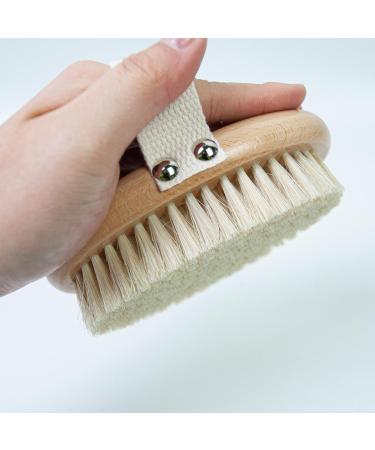Sweater Shaver & Lint Remover | Wooden Fabric Comb for Wool & Cashmere | Portable Pilling Fuzz Remover Set - Buy Online on GoSupps.com
